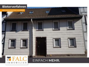 Fachwerkhaus im Zentrum: 8 x Zi - 3 x Kochen - 3 x Du.Ba. - 1 x Innenhof - FALC Immobilien Göttingen